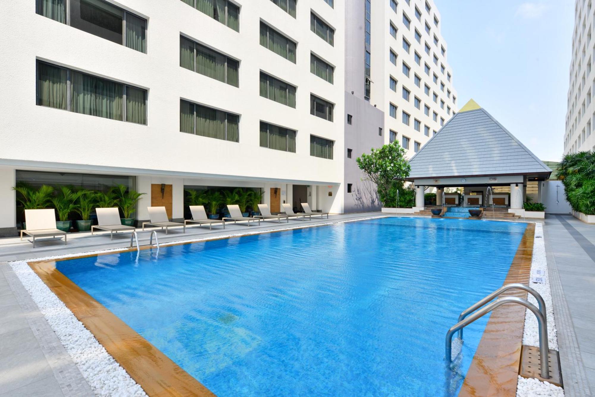 Twin Towers Hotel Bangkok Exterior foto